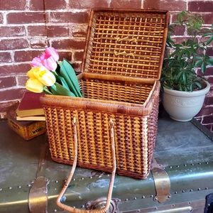 Vintage Wicker Picnic Basket